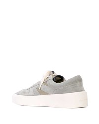 graue Wildleder niedrige Sneakers von Fear Of God