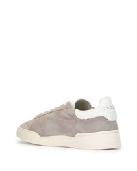 graue Wildleder niedrige Sneakers von Ghoud