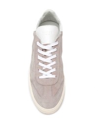 graue Wildleder niedrige Sneakers von Ghoud