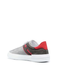 graue Wildleder niedrige Sneakers von Hogan