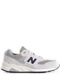 graue Wildleder niedrige Sneakers von New Balance