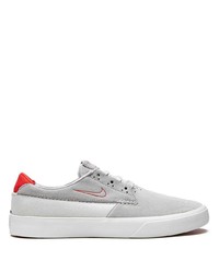 graue Wildleder niedrige Sneakers von Nike