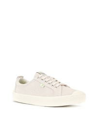 graue Wildleder niedrige Sneakers von Cariuma