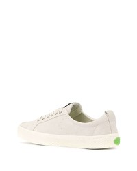 graue Wildleder niedrige Sneakers von Cariuma