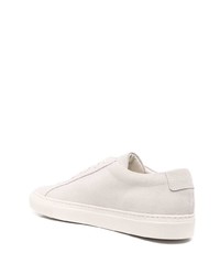 graue Wildleder niedrige Sneakers von Common Projects