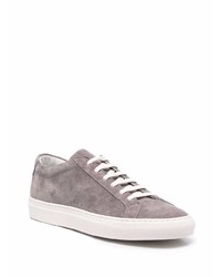 graue Wildleder niedrige Sneakers von Common Projects