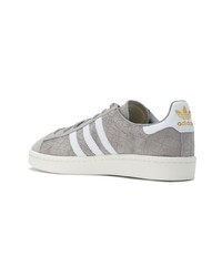 graue Wildleder niedrige Sneakers von adidas