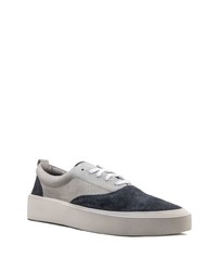 graue Wildleder niedrige Sneakers von Fear Of God