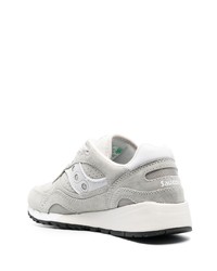 graue Wildleder niedrige Sneakers von Saucony