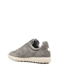 graue Wildleder niedrige Sneakers von Camper