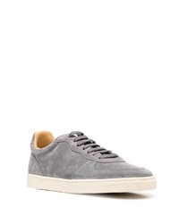 graue Wildleder niedrige Sneakers von Brunello Cucinelli