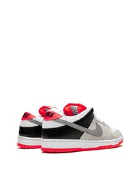 graue Wildleder niedrige Sneakers von Nike