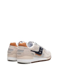 graue Wildleder niedrige Sneakers von Saucony