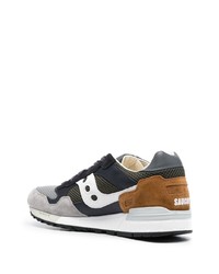 graue Wildleder niedrige Sneakers von Saucony