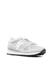 graue Wildleder niedrige Sneakers von Saucony