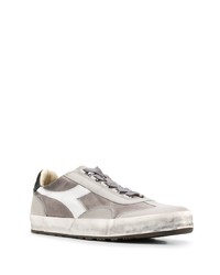 graue Wildleder niedrige Sneakers von Diadora