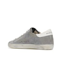 graue Wildleder niedrige Sneakers von Golden Goose