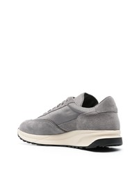 graue Wildleder niedrige Sneakers von Common Projects