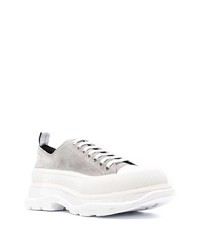 graue Wildleder niedrige Sneakers von Alexander McQueen