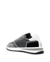 graue Wildleder niedrige Sneakers von Philippe Model Paris