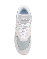 graue Wildleder niedrige Sneakers von New Balance