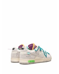 graue Wildleder niedrige Sneakers von Nike