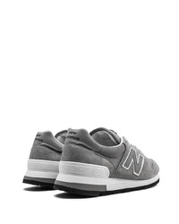 graue Wildleder Sportschuhe von New Balance