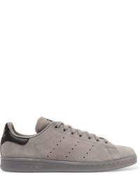 graue Wildleder Turnschuhe von adidas