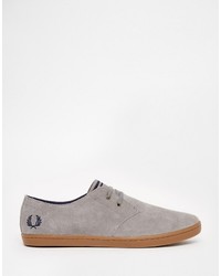 graue Wildleder Turnschuhe von Fred Perry