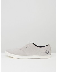 graue Wildleder Turnschuhe von Fred Perry