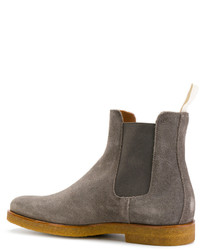 graue Wildlederstiefel von Common Projects