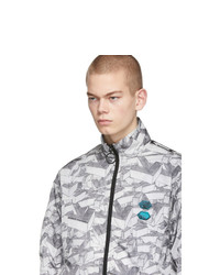 graue Windjacke von Off-White