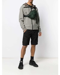 graue Windjacke von CP Company