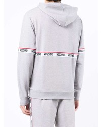 grauer bedruckter Pullover mit einem Kapuze von Moschino