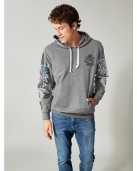 grauer bedruckter Pullover mit einem Kapuze von MEN PLUS BY HAPPY SIZE