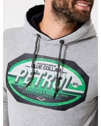 grauer bedruckter Pullover mit einem Kapuze von Petrol Industries