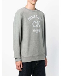 grauer bedruckter Pullover mit einem Rundhalsausschnitt von Calvin Klein