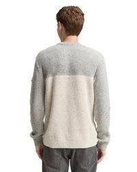 grauer bestickter Pullover mit einem Rundhalsausschnitt von Tom Tailor