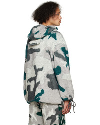 grauer Camouflage Pullover mit einem Kapuze von Isa Boulder