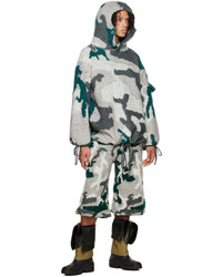 grauer Camouflage Pullover mit einem Kapuze von Isa Boulder