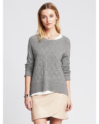 grauer gesteppter kurzer Pullover