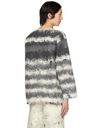 grauer horizontal gestreifter Pullover mit einem Rundhalsausschnitt von Vitelli