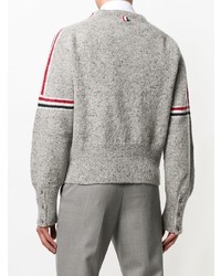 grauer horizontal gestreifter Pullover mit einem Rundhalsausschnitt von Thom Browne