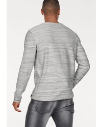 grauer horizontal gestreifter Pullover mit einem Rundhalsausschnitt von John Devin