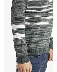 grauer horizontal gestreifter Pullover mit einem Rundhalsausschnitt von khujo