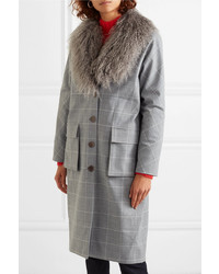 grauer Mantel mit einem Pelzkragen von Lela Rose