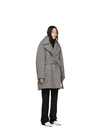 grauer Mantel mit Hahnentritt-Muster von Balenciaga