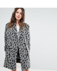 grauer Mantel mit Leopardenmuster