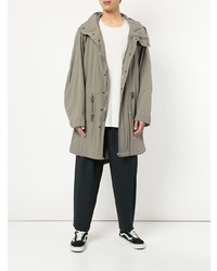 grauer Parka von Kazuyuki Kumagai