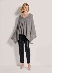 grauer Poncho von Madeleine
